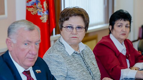 O расходах бюджета на социальную политику